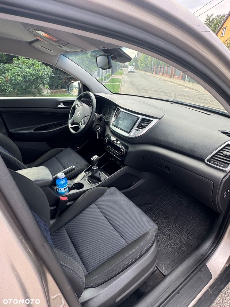 Hyundai Tucson 1.6 GDI BlueDrive Comfort 2WD - 9