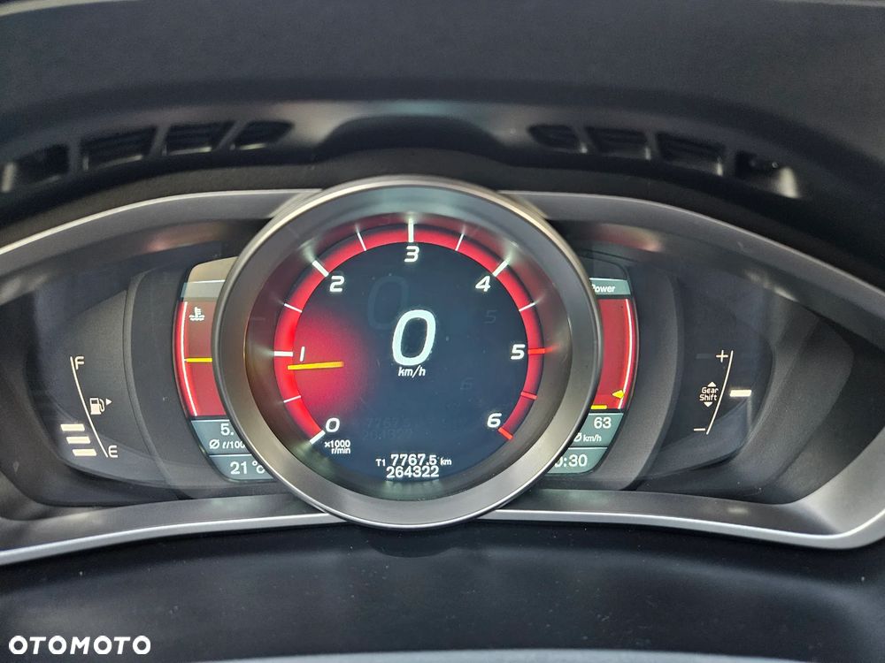 Volvo V40 D2 - 11