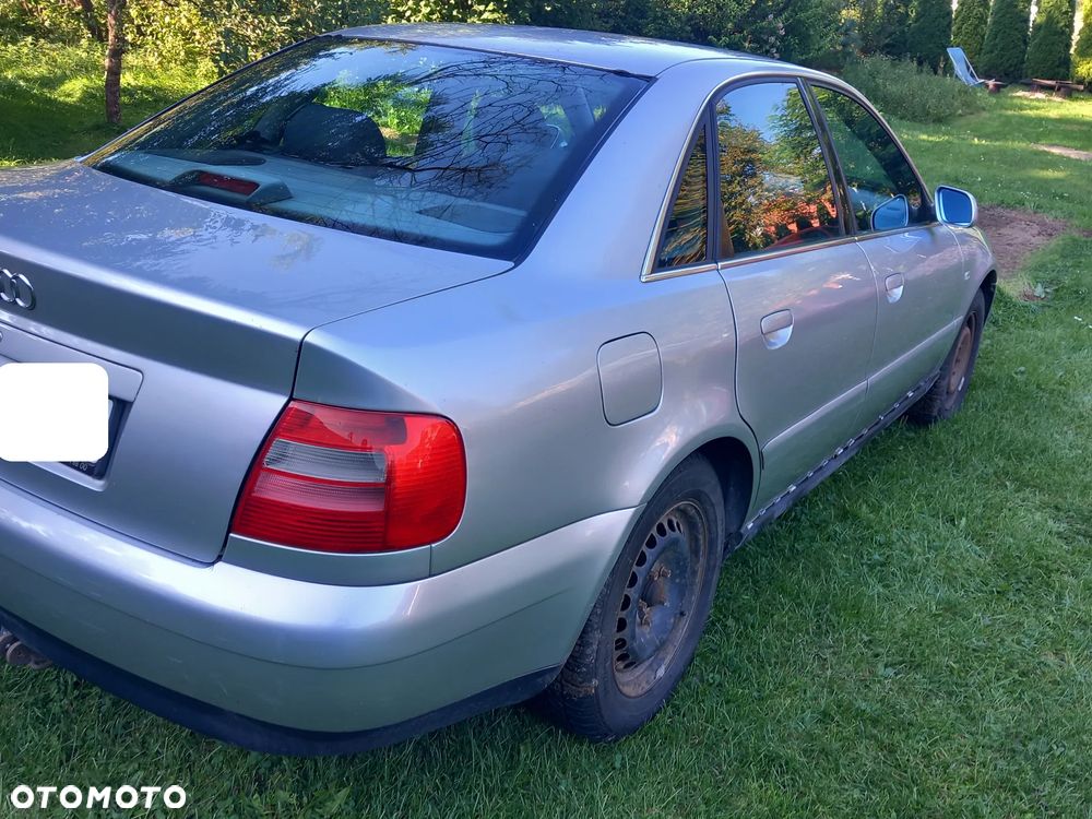 Audi A4 - 4