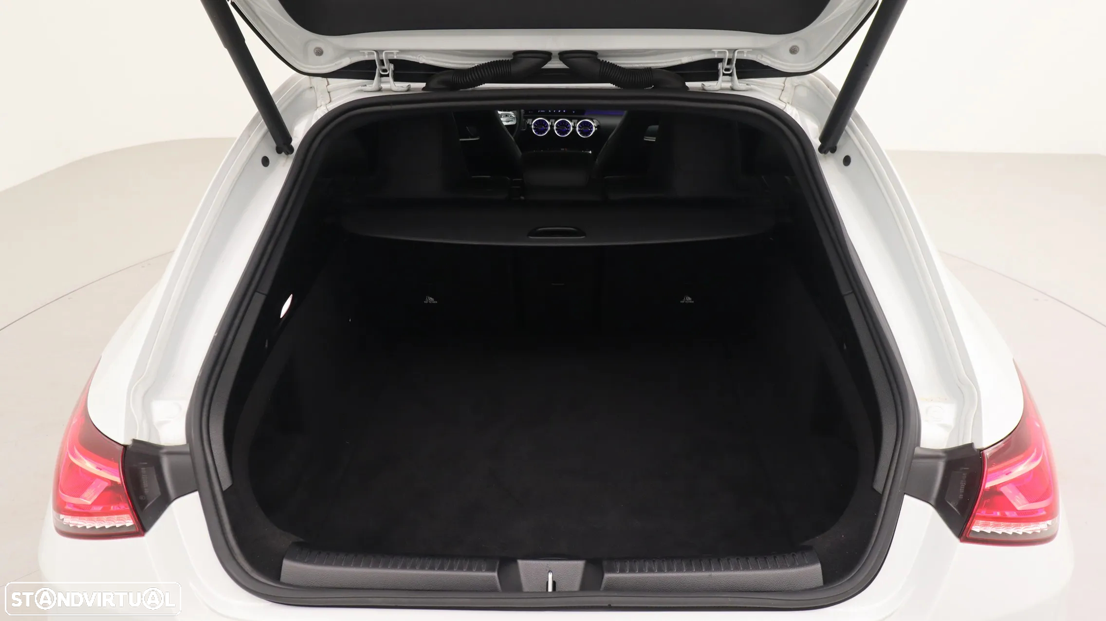 Mercedes-Benz CLA 200 Shooting Brake AMG Line Aut. - 28