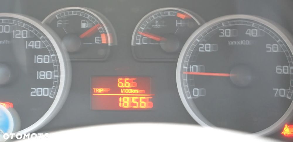 Fiat Punto 1.2 8V - 6