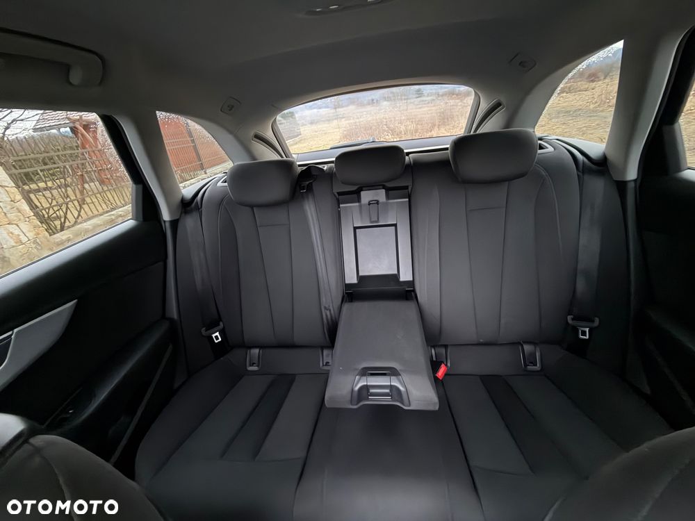 Audi A4 Avant 2.0 TDI S tronic - 30