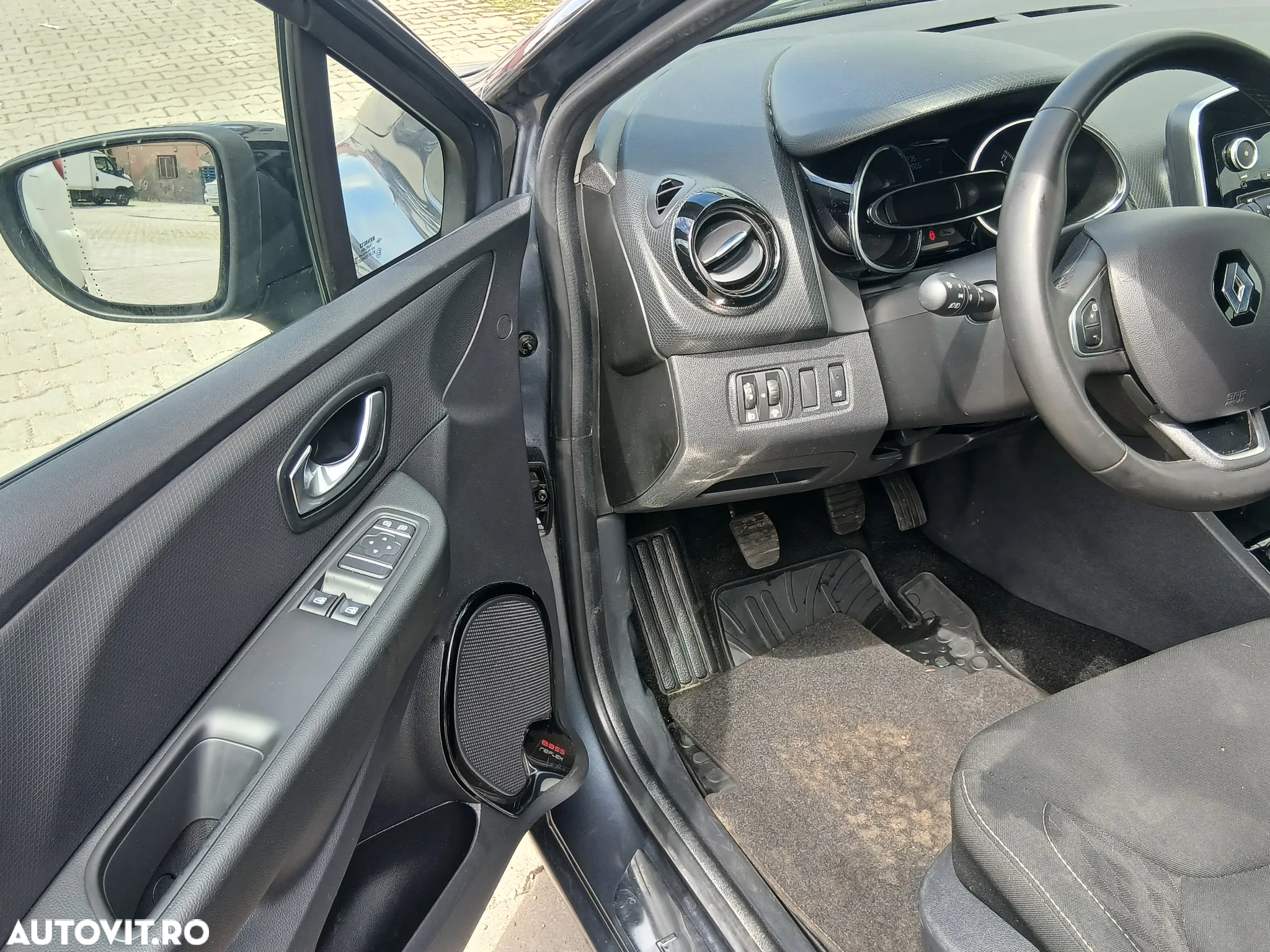 Renault Clio Grandtour (Energy) TCe 90 Bose Edition - 6