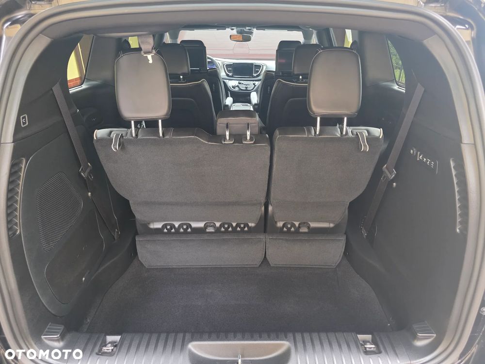 Chrysler Pacifica - 18