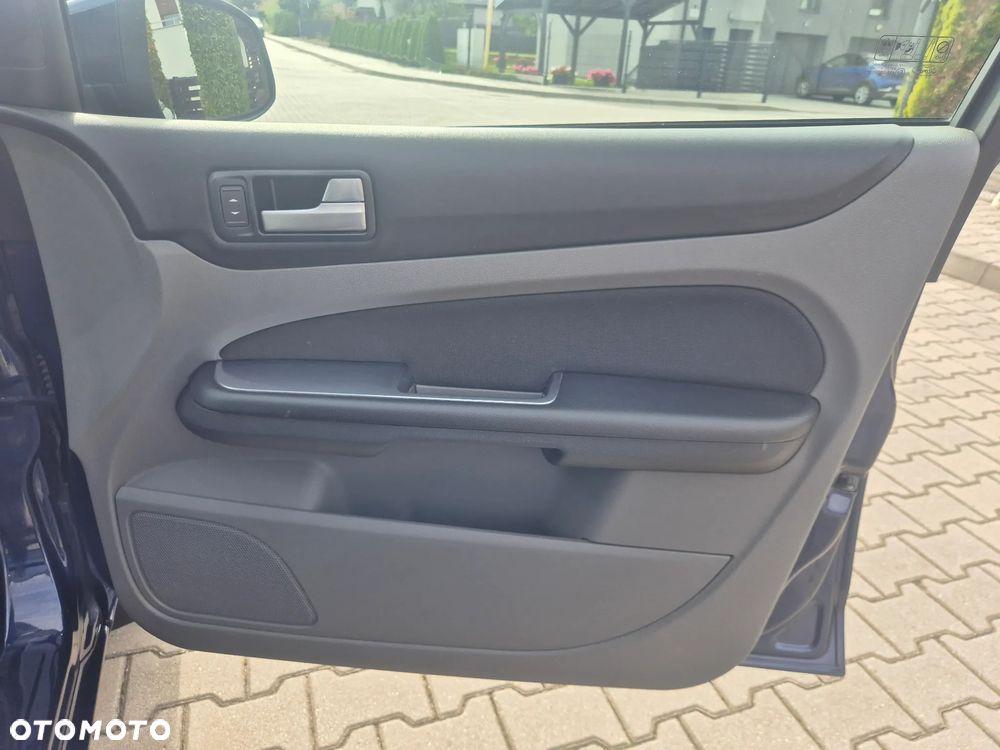 Ford Focus 1.8 Titanium - 33
