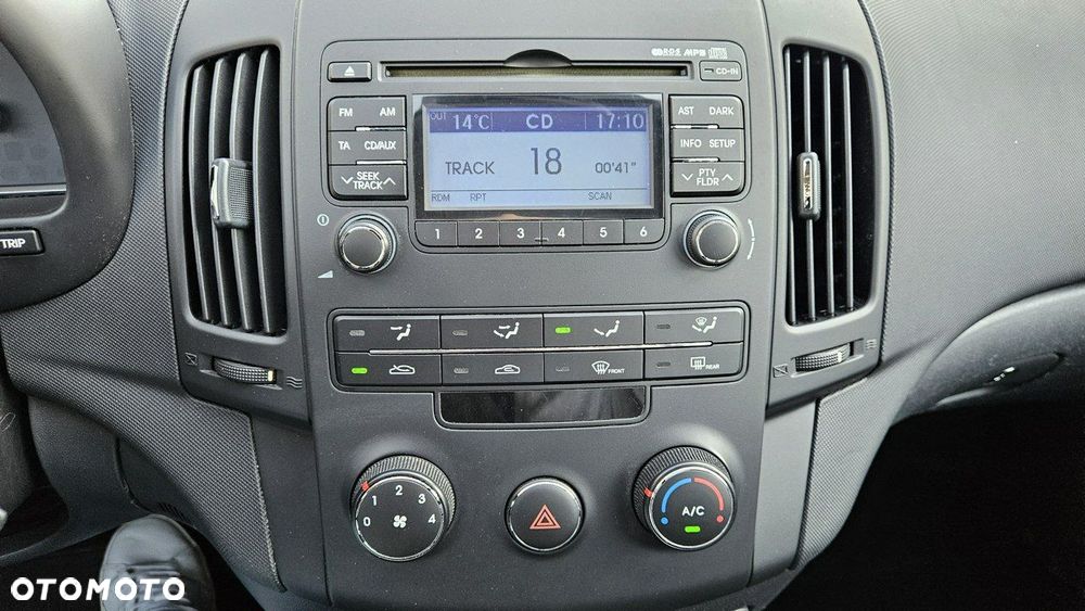 Hyundai i30 1.6 CRDi FIFA WM Edition - 25