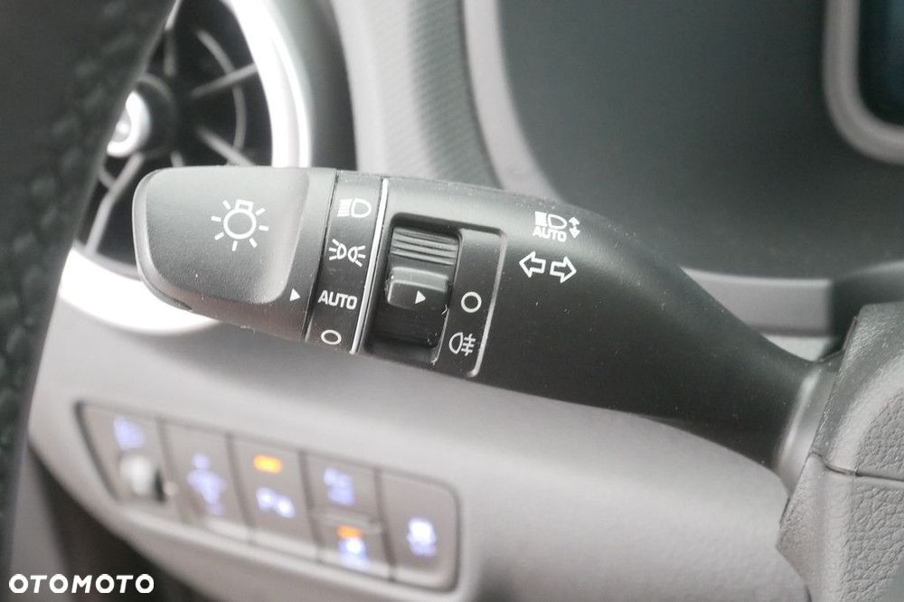 Hyundai Kona 64kWh Executive - 32