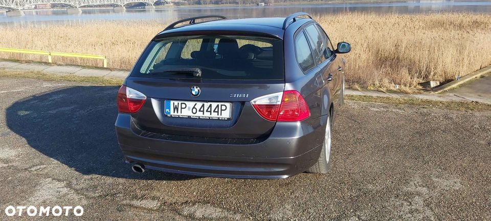 BMW Seria 3 318i - 3