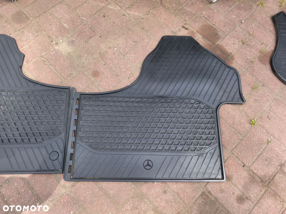 Dywaniki gumowe komplet Mercedes-Benz Sprinter w910 a9106808700 a9106808600 - 3