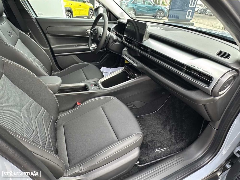 Jeep Avenger 1.2 e-Hybrid Altitude DCT - 14