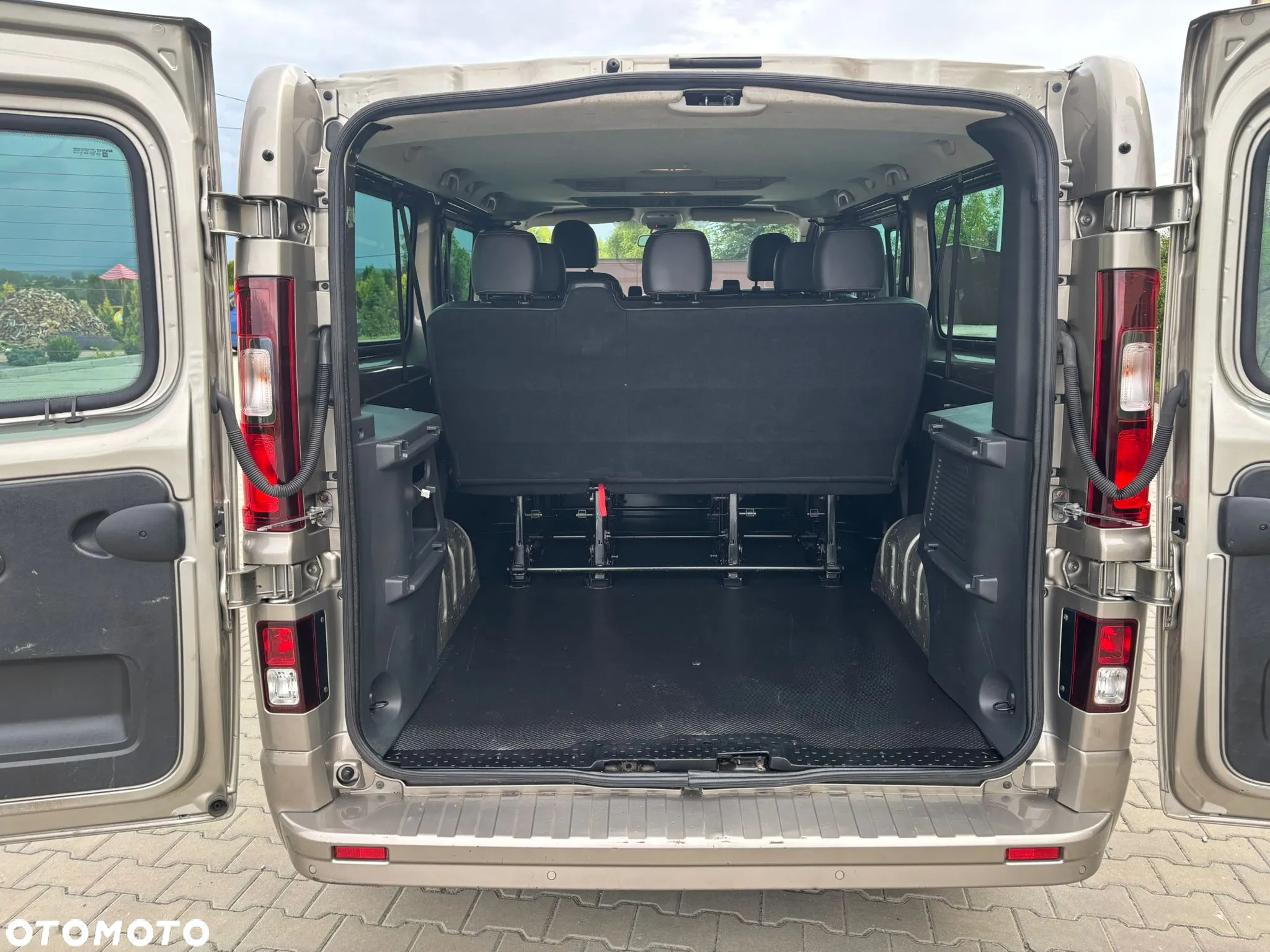 Opel Vivaro 1.6 D (CDTI) L2H1 - 18