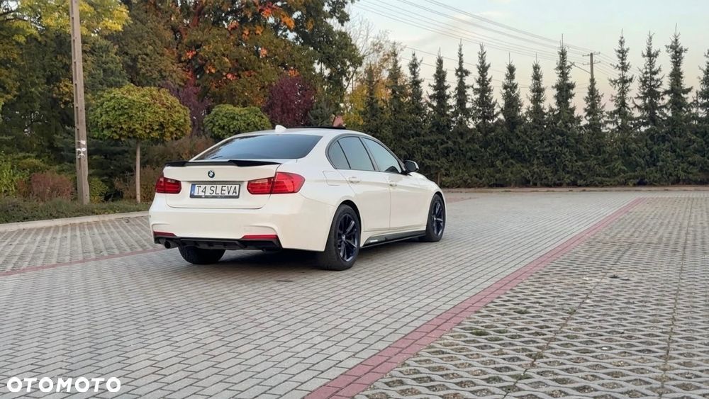 BMW Seria 3 320i - 4
