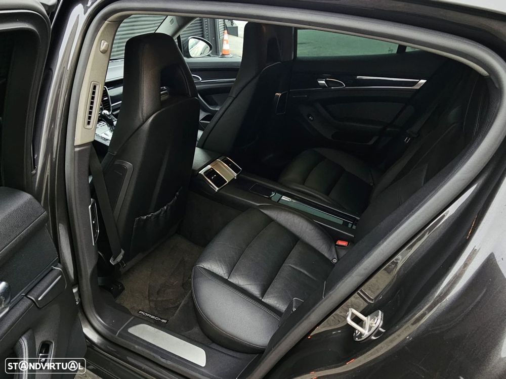 Porsche Panamera Standard - 30