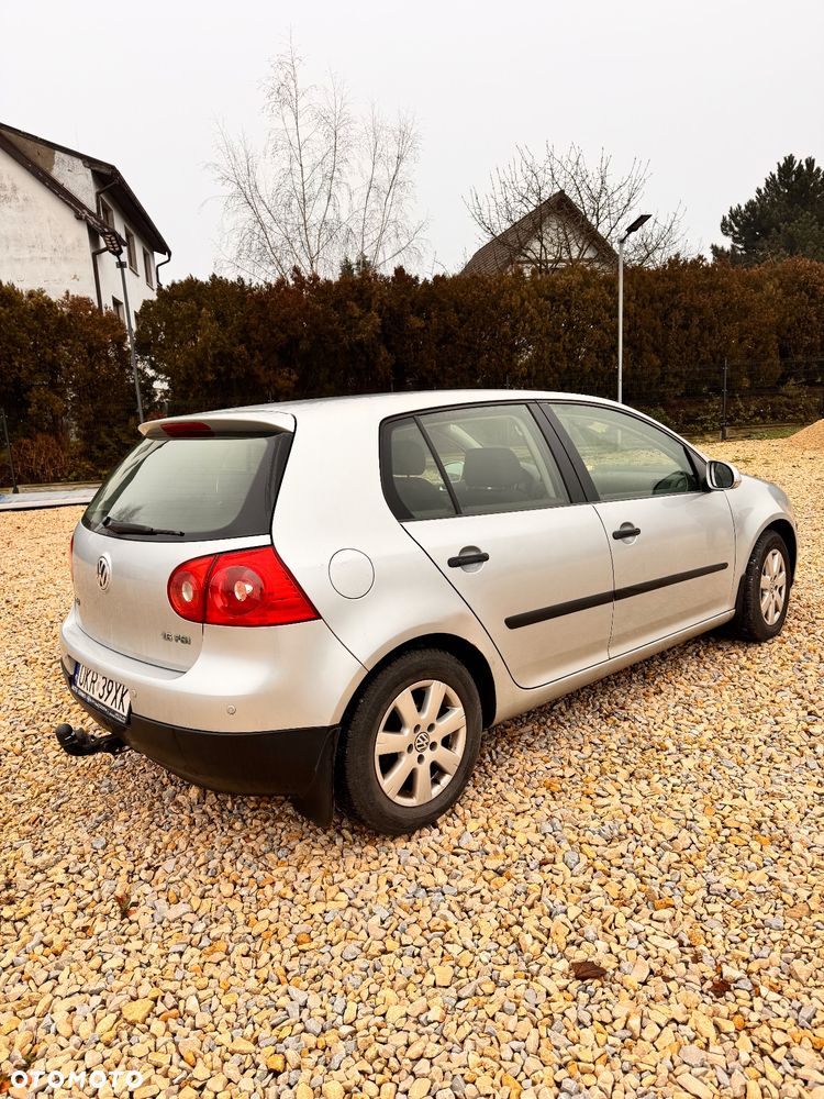 Volkswagen Golf 1.6 FSI Comfortline - 6