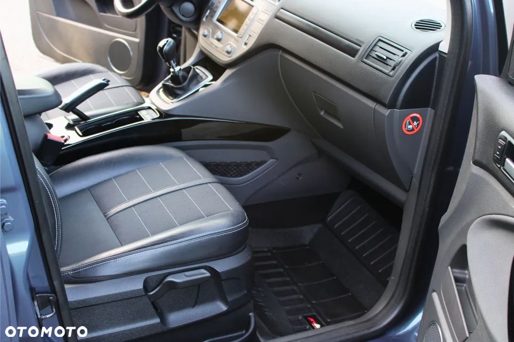 Ford Kuga 2.0 TDCi 2x4 Titanium - 20