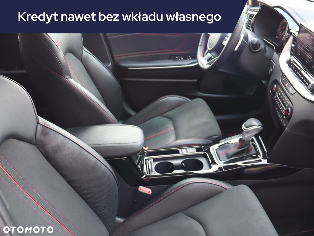 Kia Ceed - 11