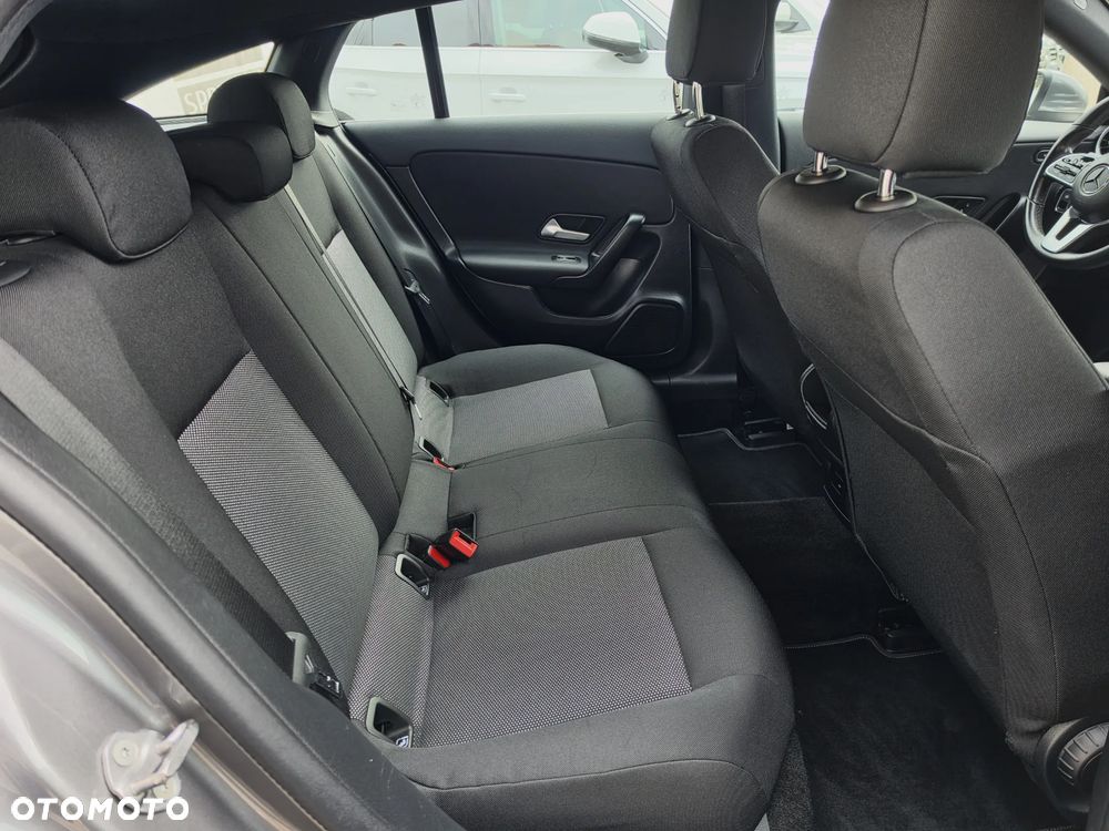 Mercedes-Benz CLA 180 d 8G-DCT - 21