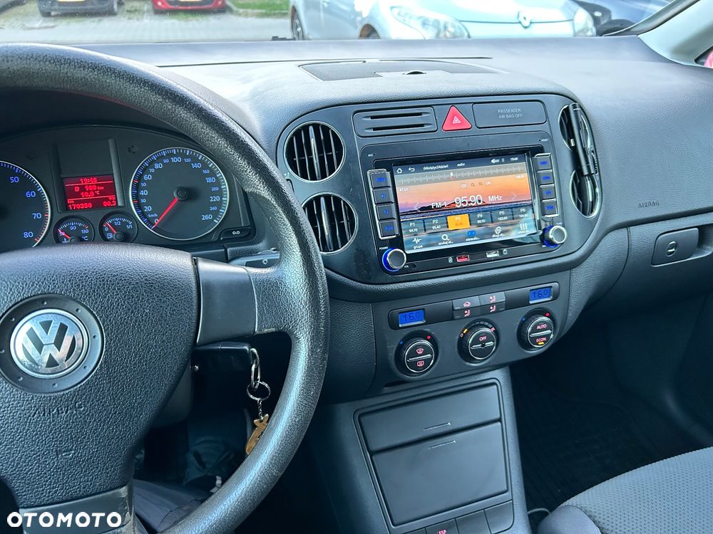 Volkswagen Golf 1.6 FSI Comfortline - 23