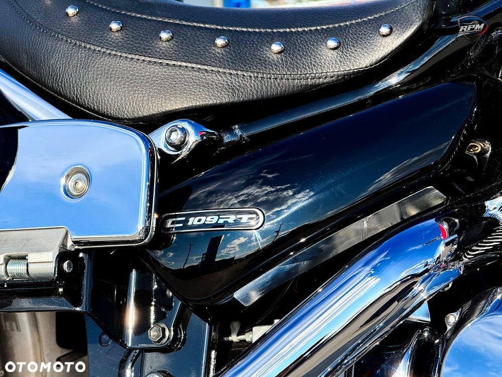 Suzuki Boulevard - 19