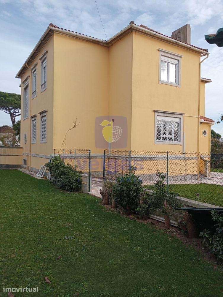 Moradia localizada no Restelo, desenhada pelo Arquiteto Norte Júnior. - Grande imagem: 4/24