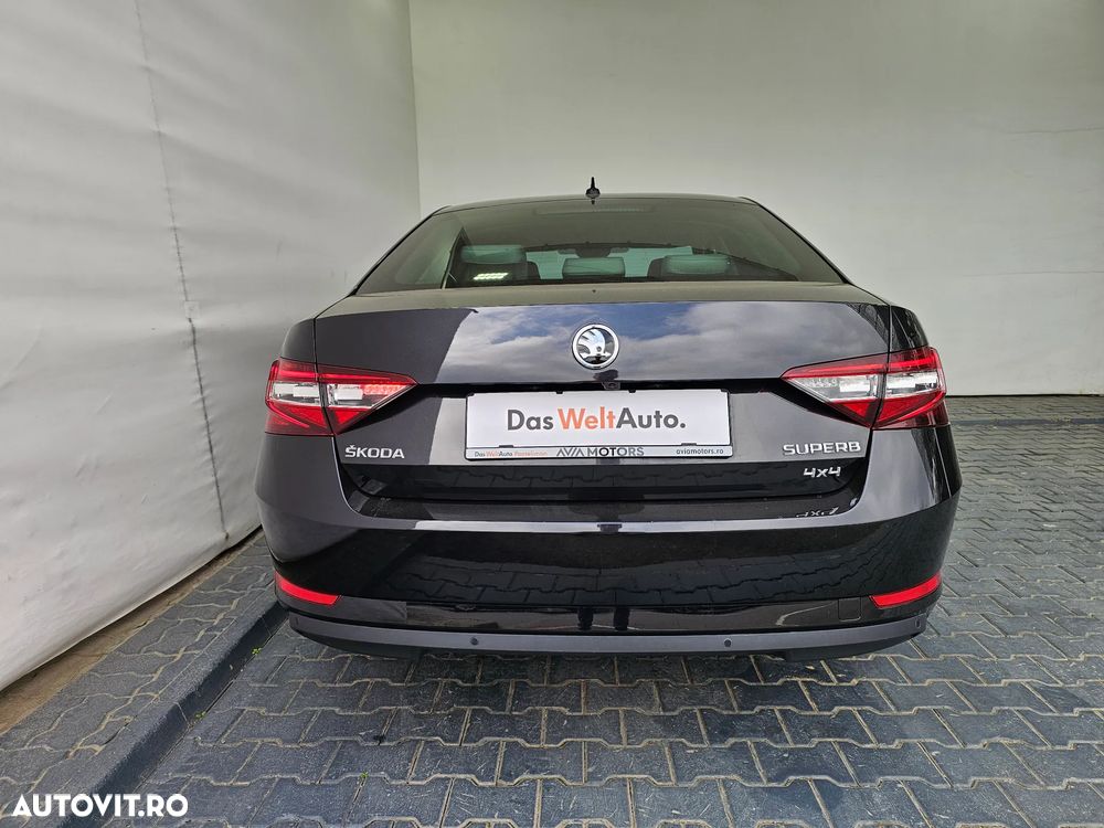 Skoda Superb 2.0 TDI 4X4 DSG Style - 25