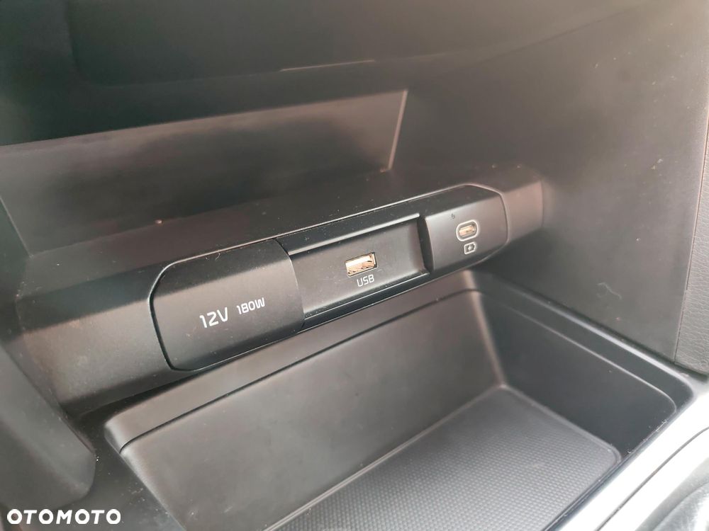 Kia XCeed 1.5 T-GDI M - 25