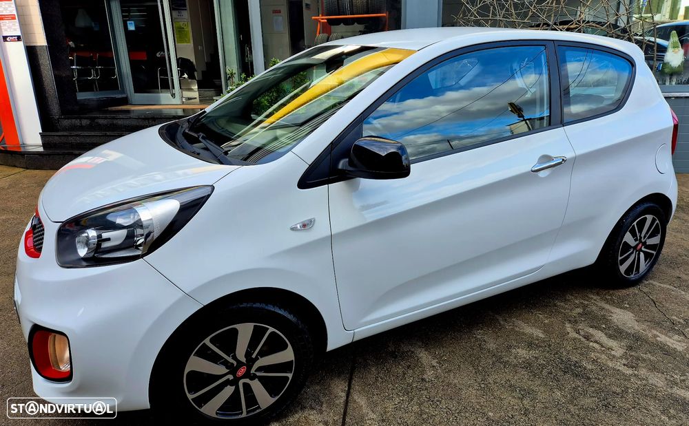 Kia Picanto 1.0 Fifa World Cup Edition - 7