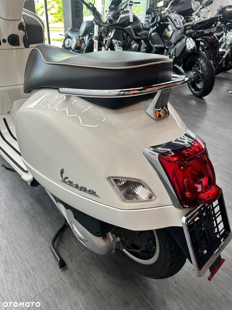 Vespa GTS - 19
