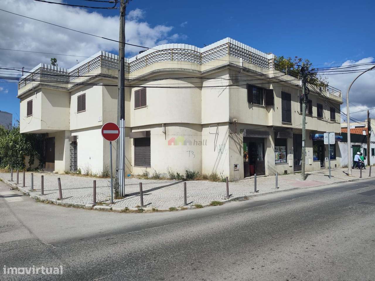 Loja de 199,20 m2 com logradouro e armazém – Vale da Amoreira – Moita - Grande imagem: 2/5