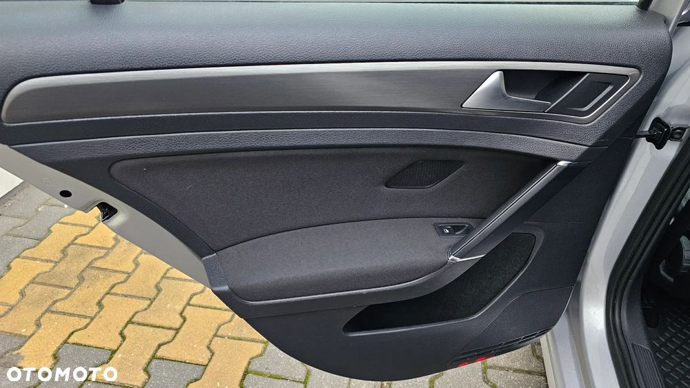 Volkswagen Golf 1.6 TDI BlueMotion Comfortline - 30