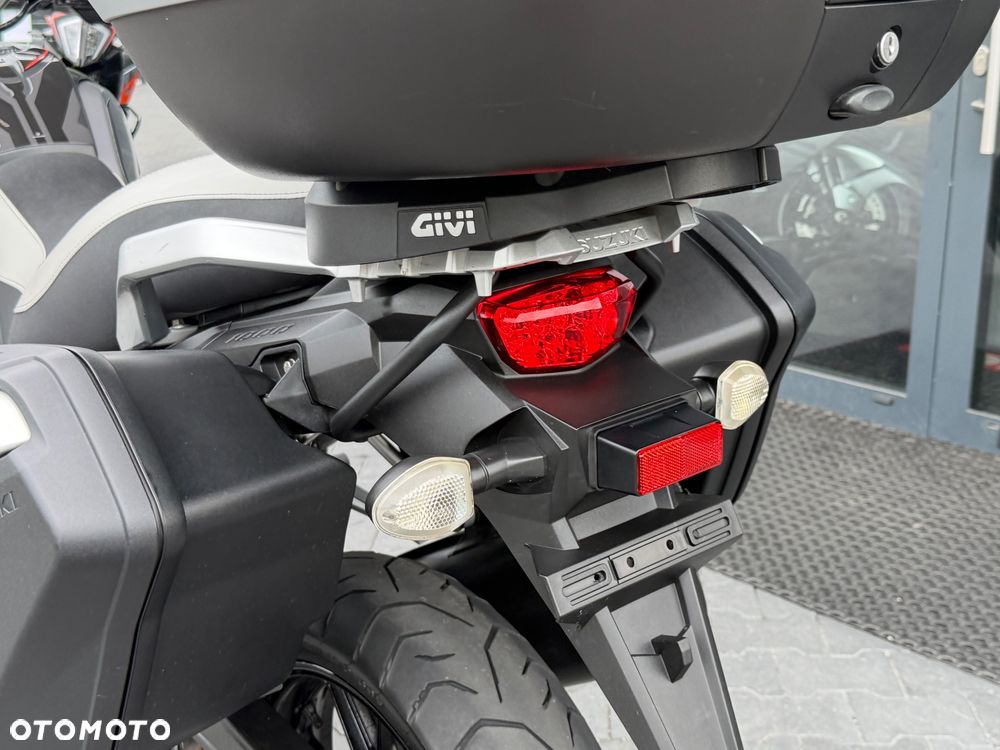 Suzuki V-STROM - 30