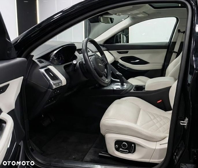 Jaguar E-Pace P200 AWD R-Dynamic HSE - 7