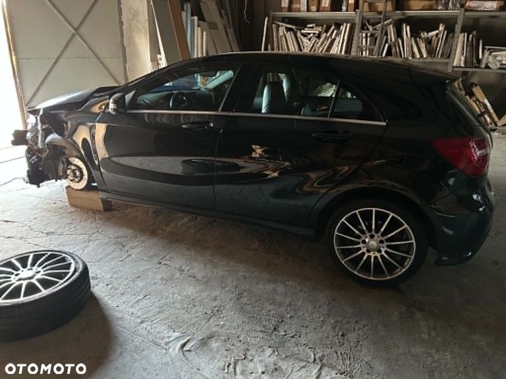 Mercedes-Benz Klasa A 180 d AMG Line - 6