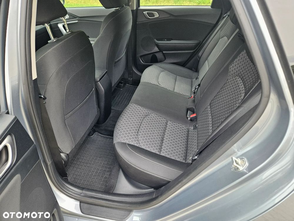 Kia Ceed 1.5 T-GDI MHEV L Business Line DCT - 12