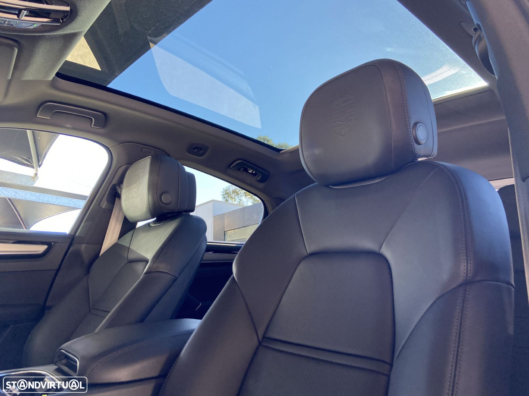 Porsche Cayenne Coupé E-Hybrid Platinum Edition - 46