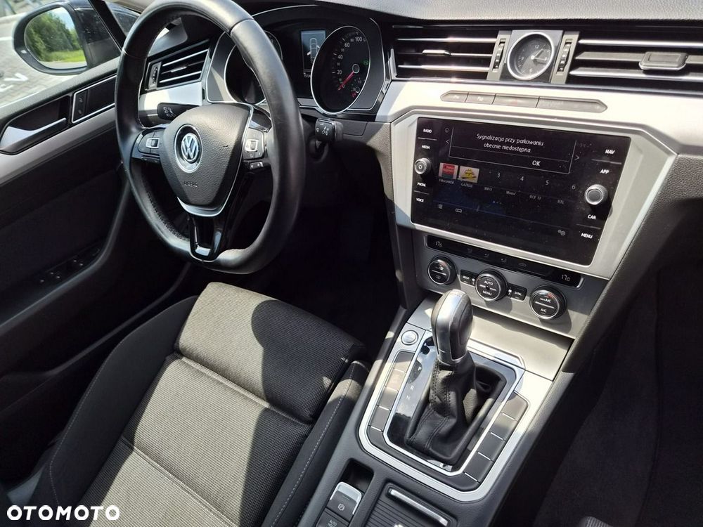 Volkswagen Passat - 14