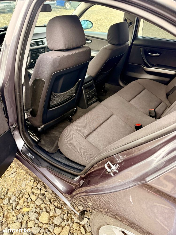 BMW Seria 3 320d - 11