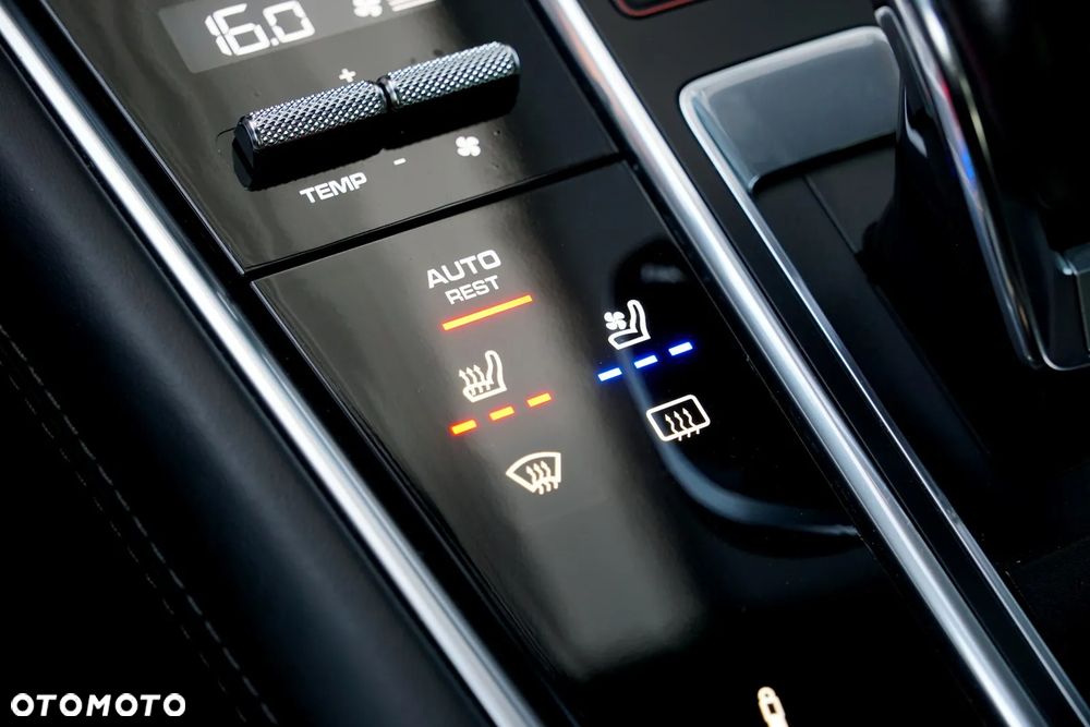 Porsche Panamera 4 - 37