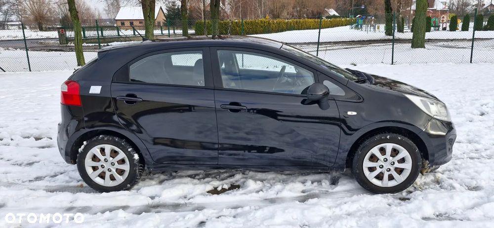 Kia Rio 1.2 Dream Team Edition - 11