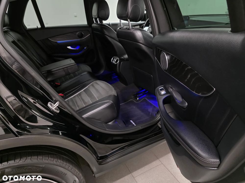 Mercedes-Benz GLC 300 de 4Matic 9G-TRONIC AMG Line Plus - 23