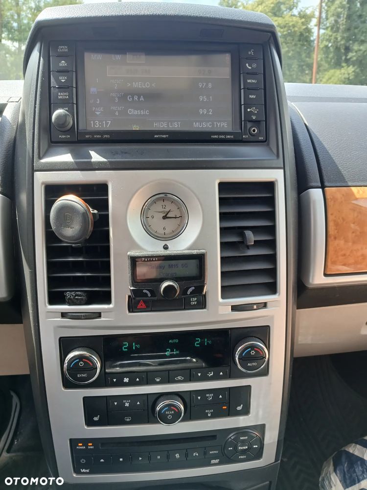 Chrysler Grand Voyager - 16