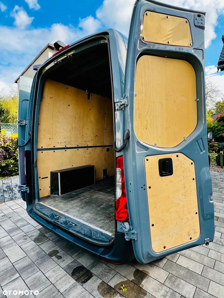 Mercedes-Benz Sprinter - 4