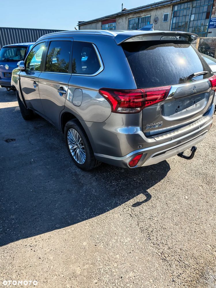 Mitsubishi Outlander 2.4 4WD Diamant+ - 2