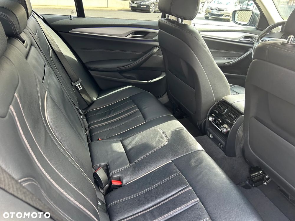 BMW Seria 5 520d Sport Line sport - 12