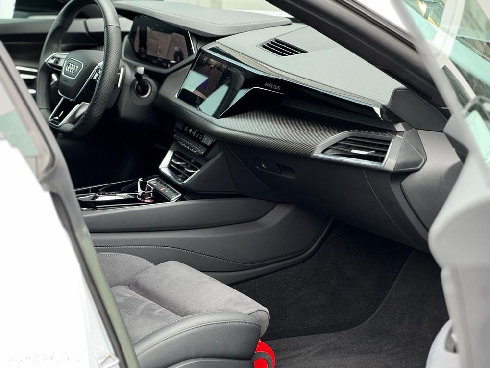 Audi e-tron GT - 14