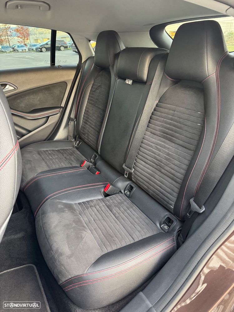 Mercedes-Benz CLA 180 d Shooting Brake AMG Line - 10