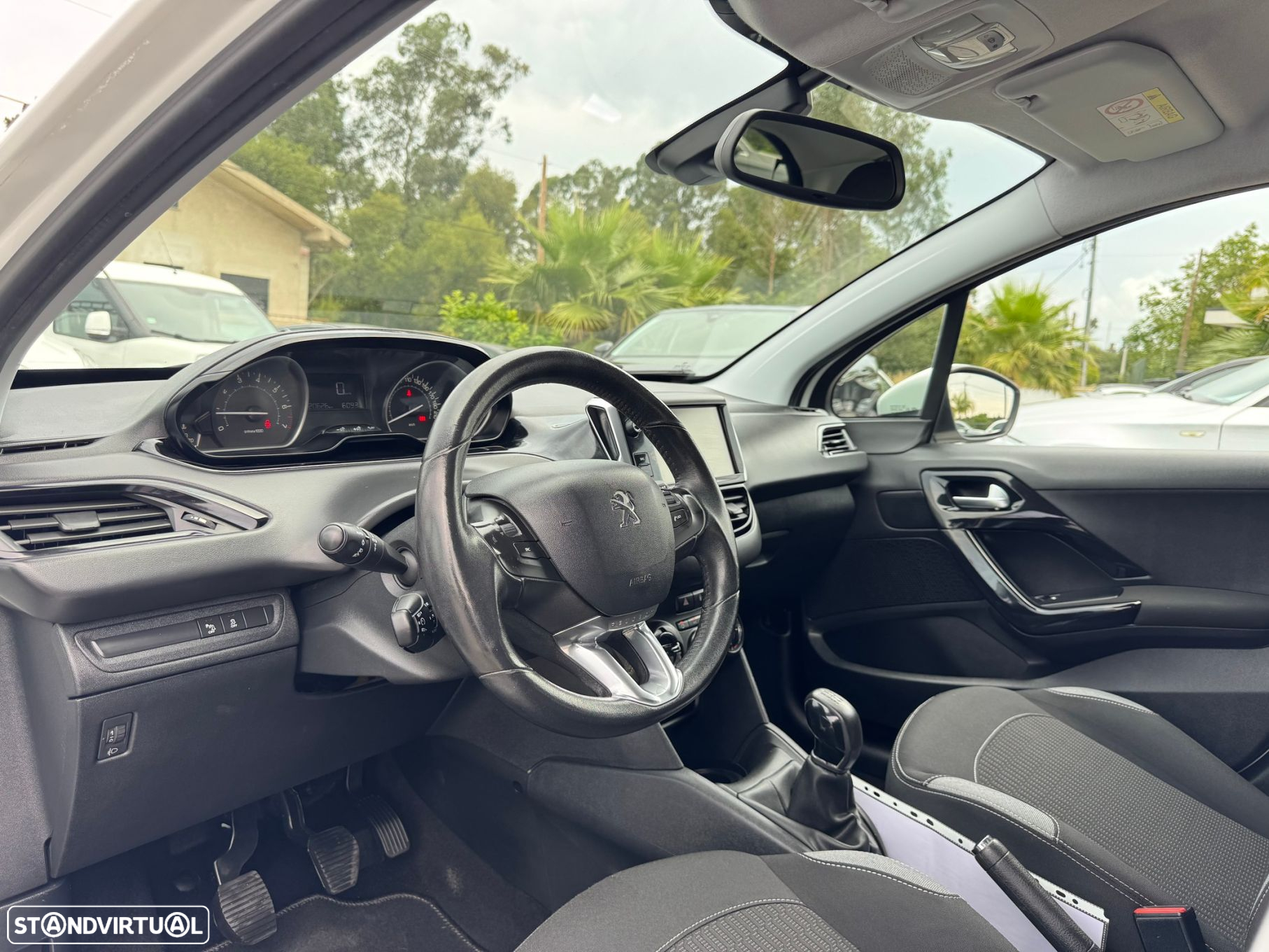 Peugeot 208 1.2 PureTech Style - 19