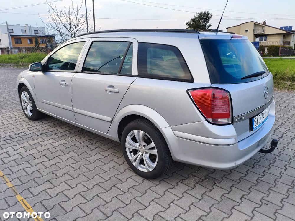 Opel Astra 1.9 CDTI DPF Automatik Cosmo - 3