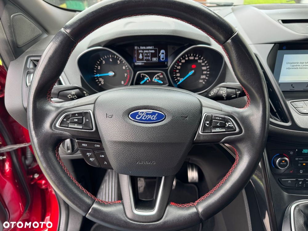 Ford Kuga 1.5 EcoBoost 2x4 ST-Line - 36