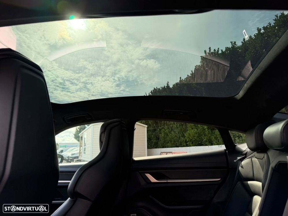 Porsche Taycan Turbo S - 8